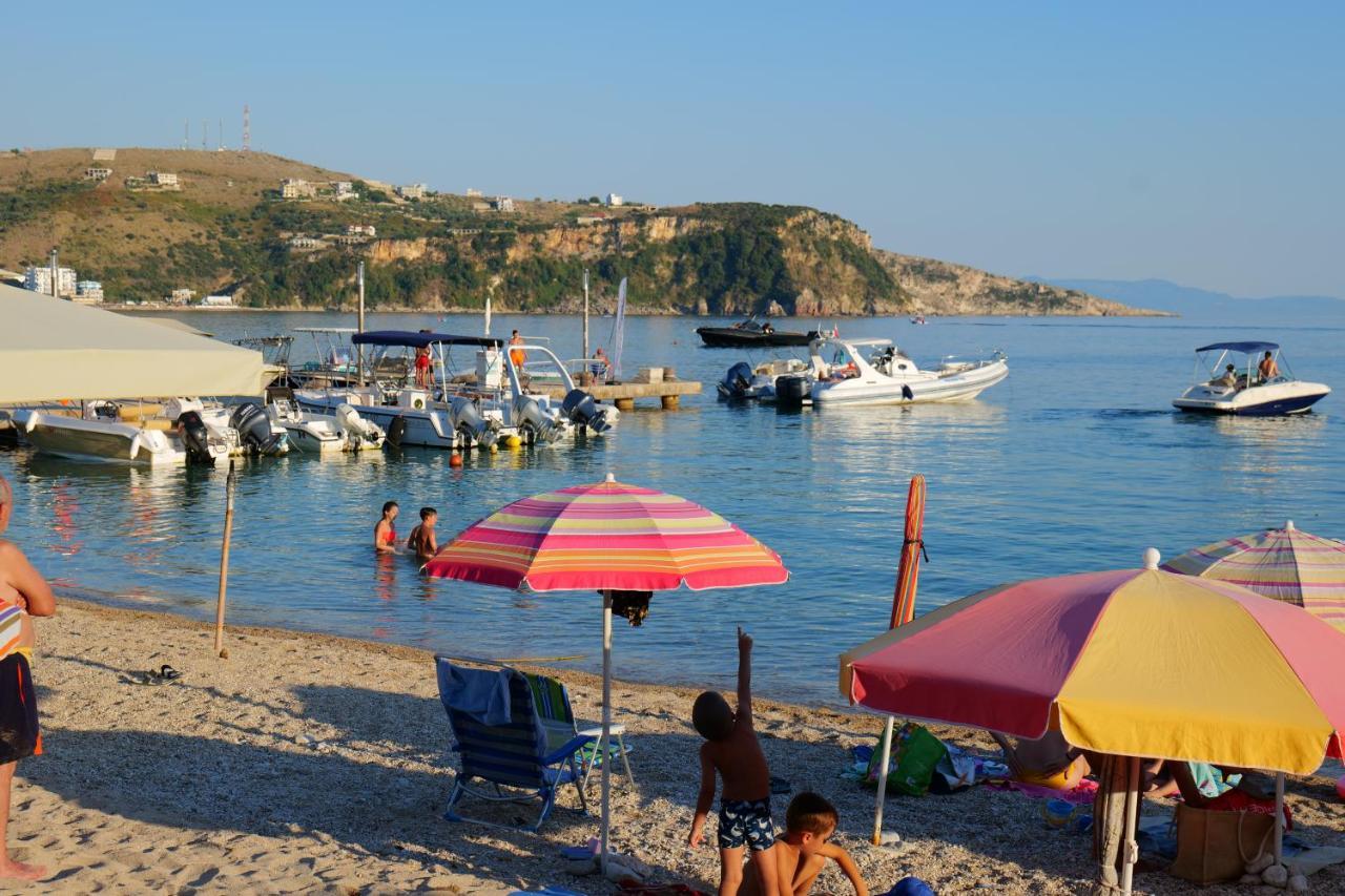 Royal 1967 Bed & Breakfast Himarë Dış mekan fotoğraf