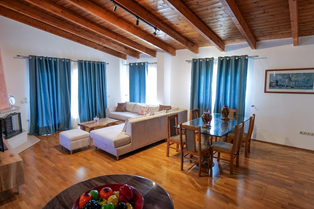 Royal 1967 Bed & Breakfast Himarë Dış mekan fotoğraf