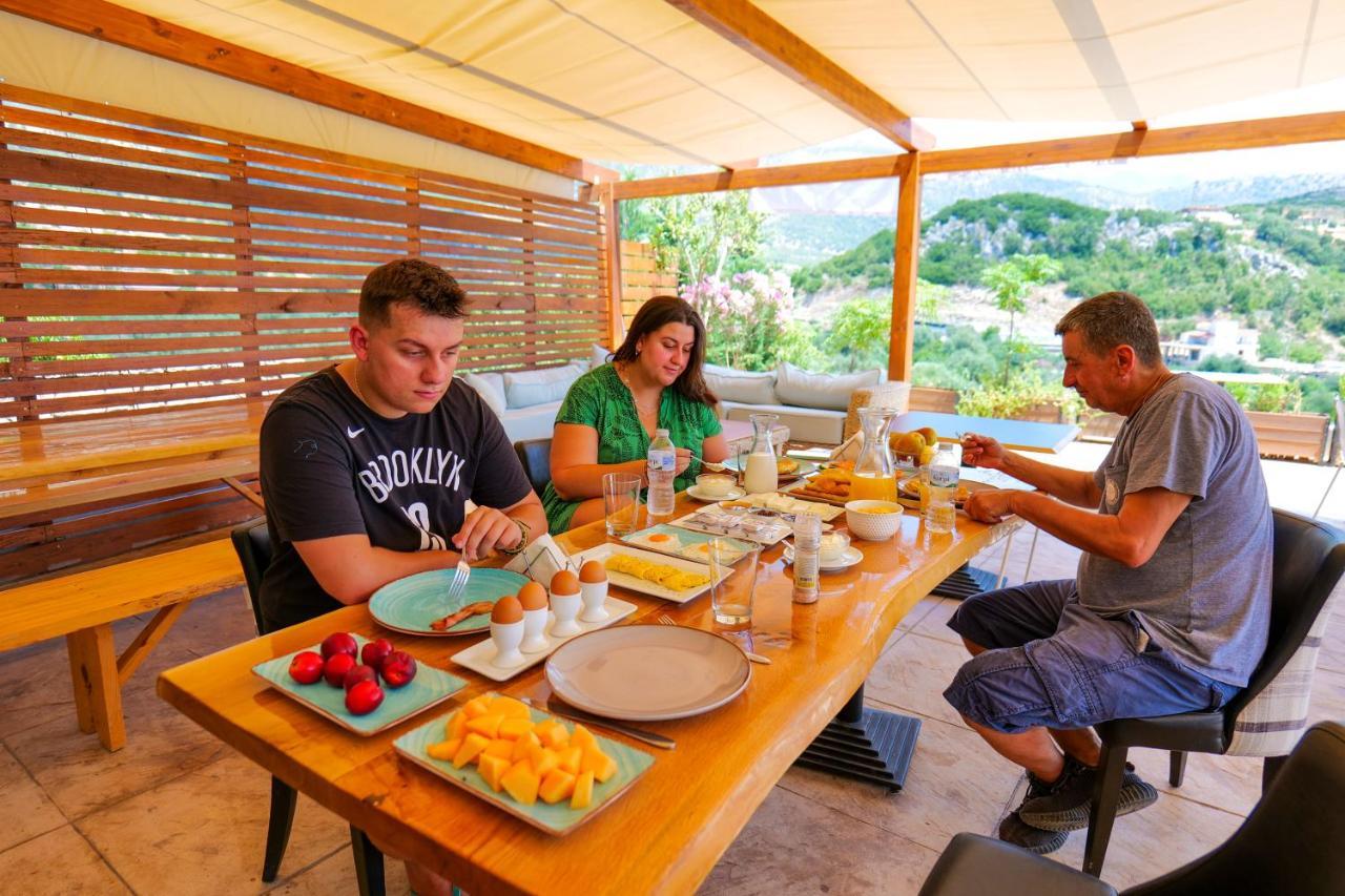 Royal 1967 Bed & Breakfast Himarë Dış mekan fotoğraf