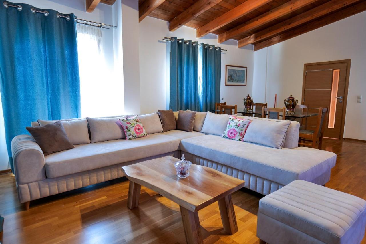 Royal 1967 Bed & Breakfast Himarë Dış mekan fotoğraf