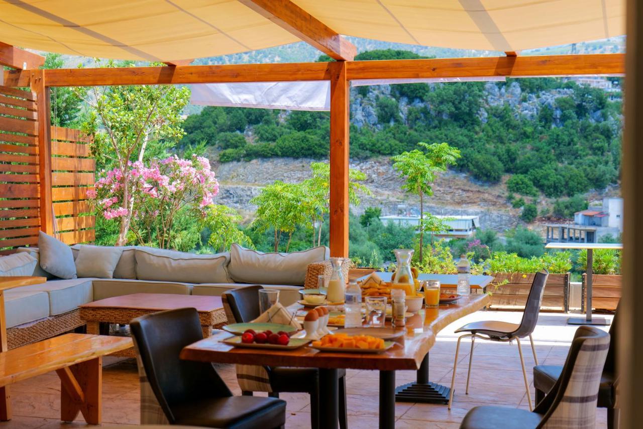 Royal 1967 Bed & Breakfast Himarë Dış mekan fotoğraf