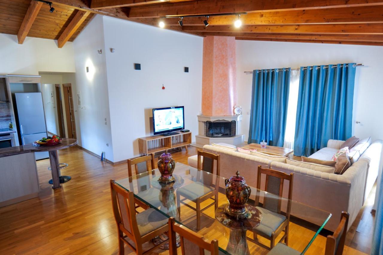 Royal 1967 Bed & Breakfast Himarë Dış mekan fotoğraf