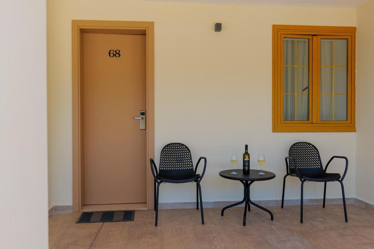 Royal 1967 Bed & Breakfast Himarë Dış mekan fotoğraf