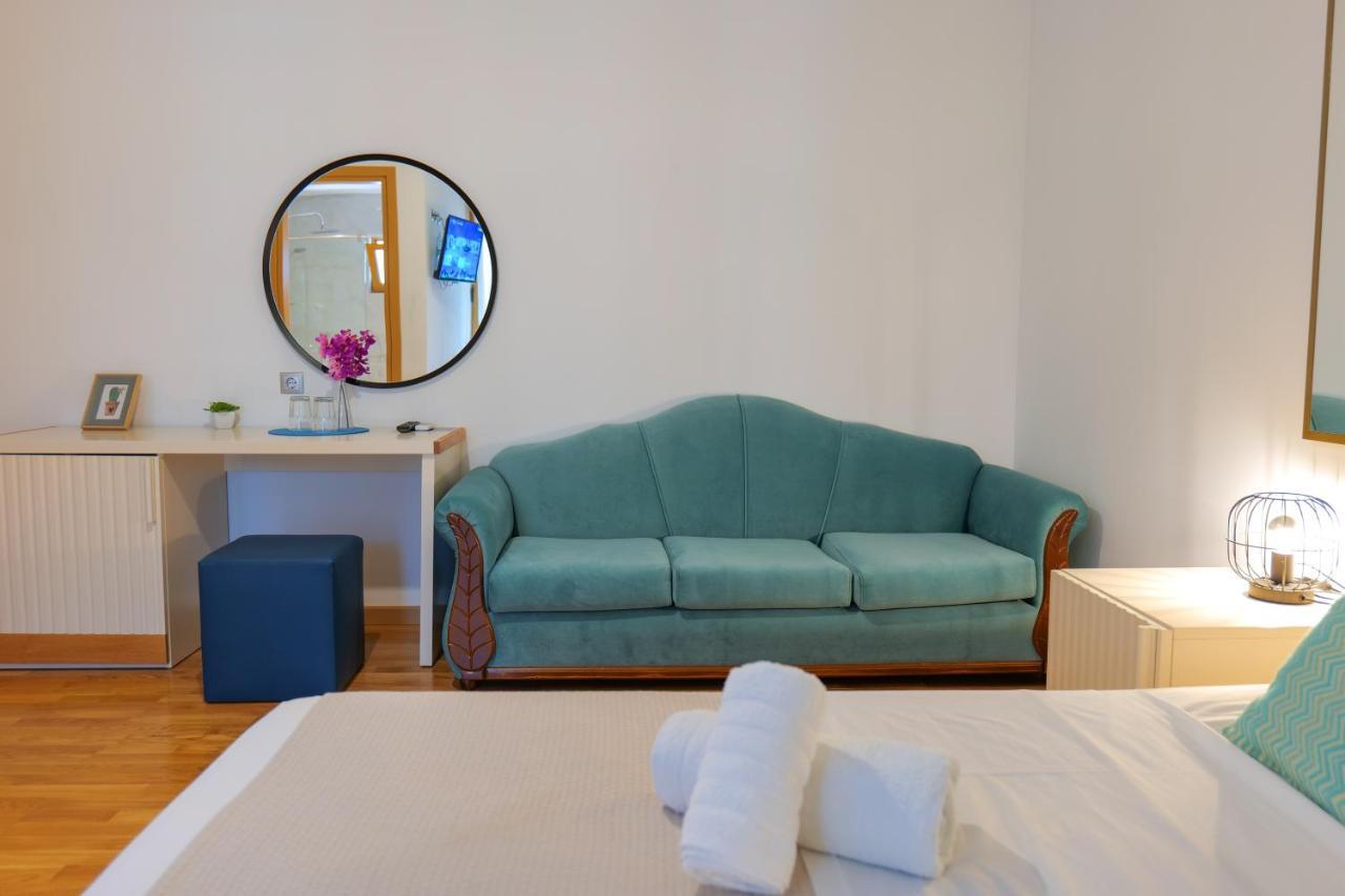 Royal 1967 Bed & Breakfast Himarë Dış mekan fotoğraf