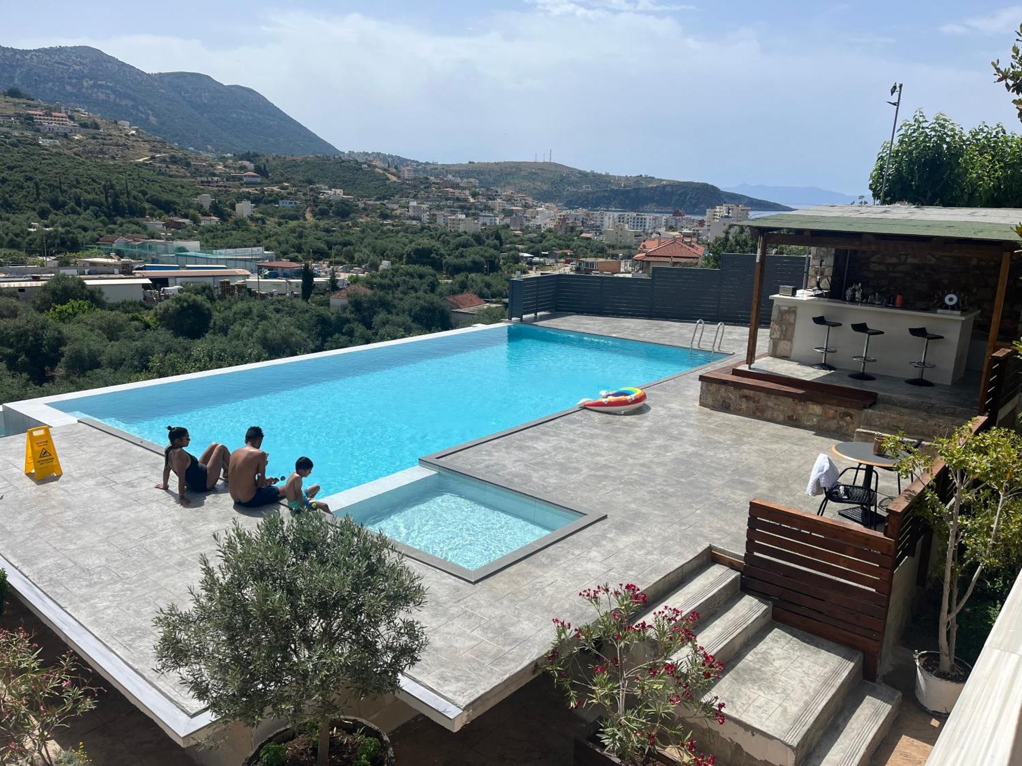 Royal 1967 Bed & Breakfast Himarë Dış mekan fotoğraf