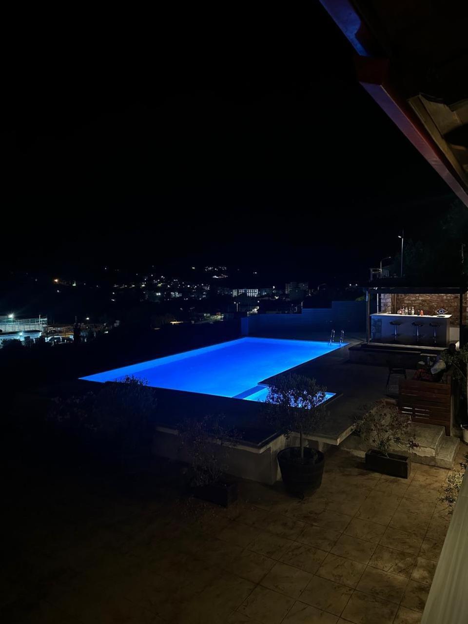 Royal 1967 Bed & Breakfast Himarë Dış mekan fotoğraf