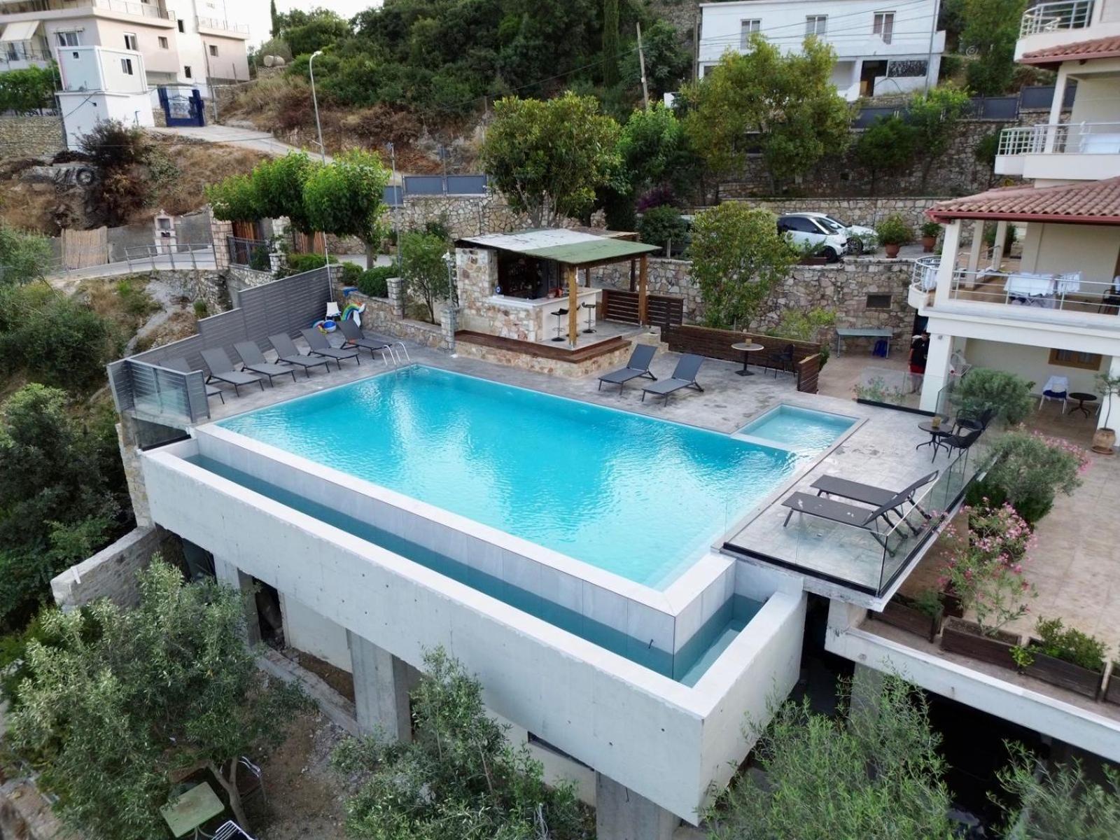 Royal 1967 Bed & Breakfast Himarë Dış mekan fotoğraf