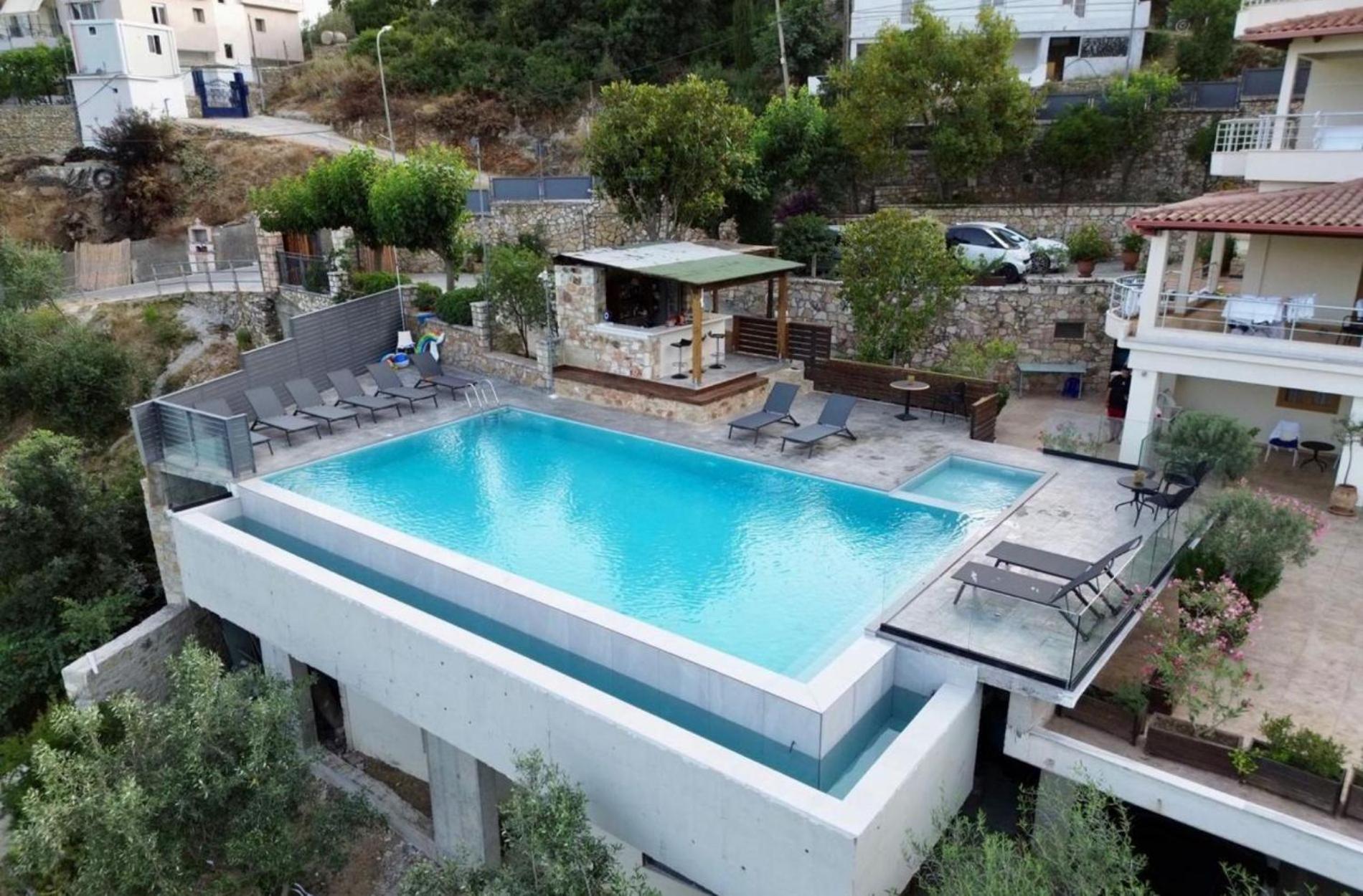Royal 1967 Bed & Breakfast Himarë Dış mekan fotoğraf