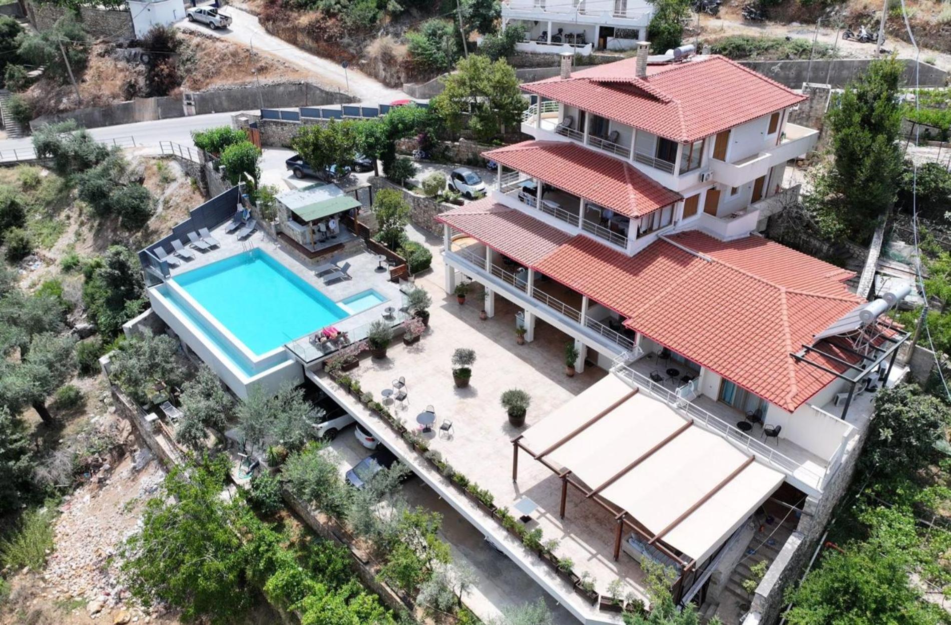 Royal 1967 Bed & Breakfast Himarë Dış mekan fotoğraf
