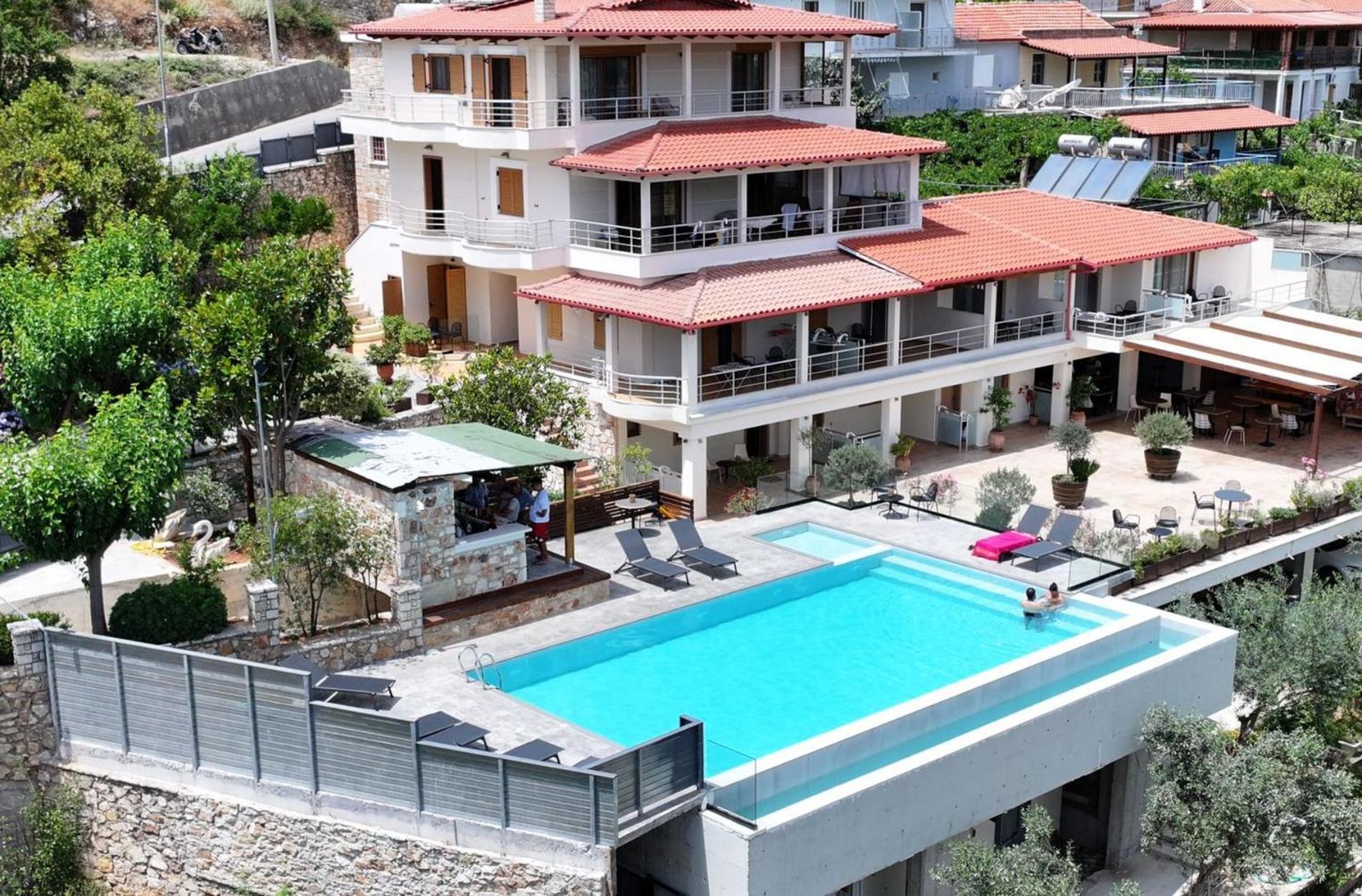 Royal 1967 Bed & Breakfast Himarë Dış mekan fotoğraf