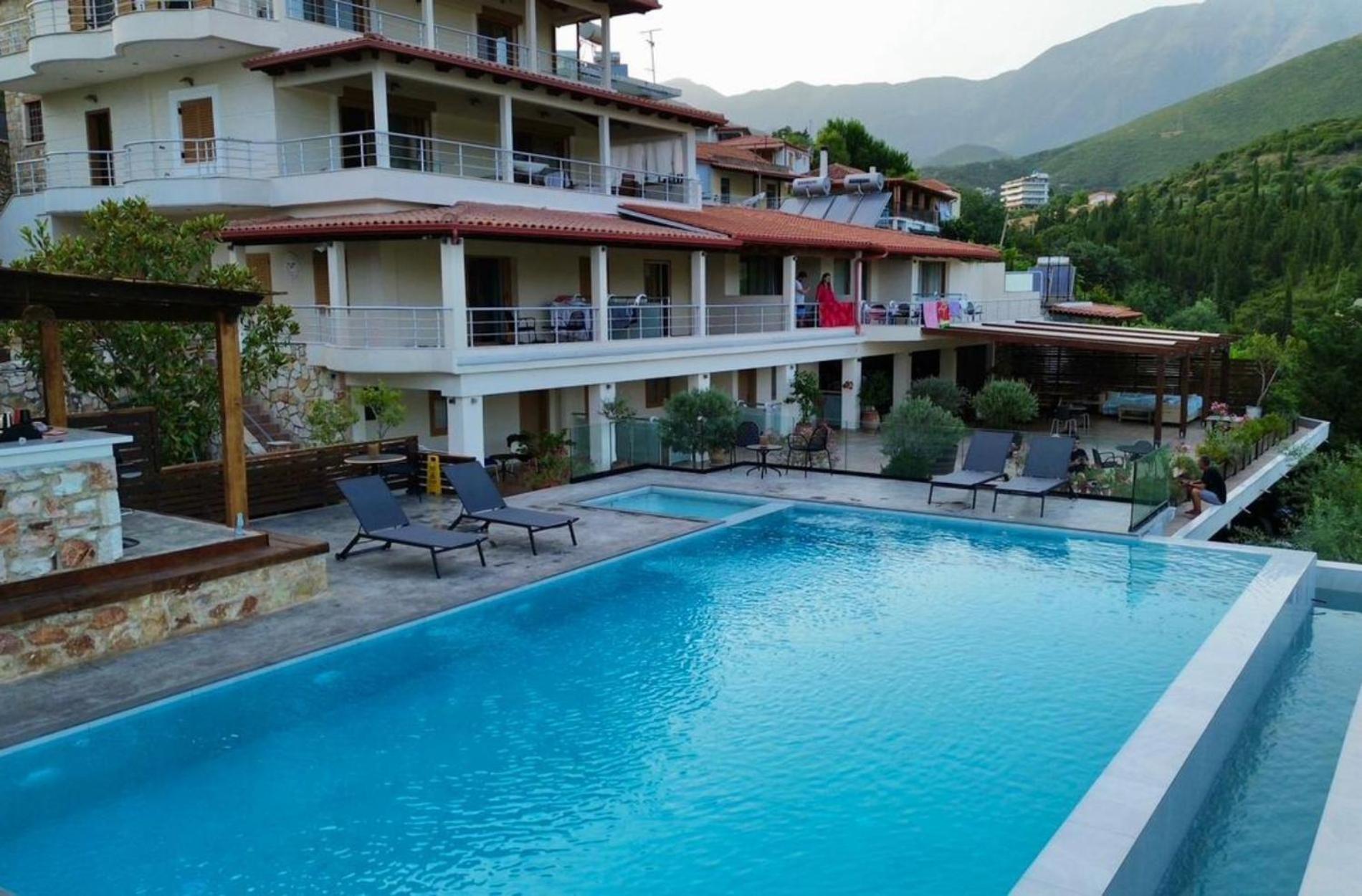Royal 1967 Bed & Breakfast Himarë Dış mekan fotoğraf